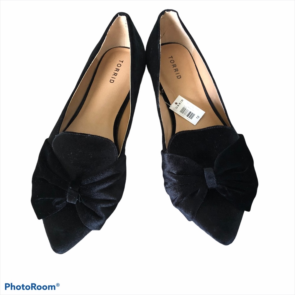 NWT Torrid Velvet bow tie flats size 12